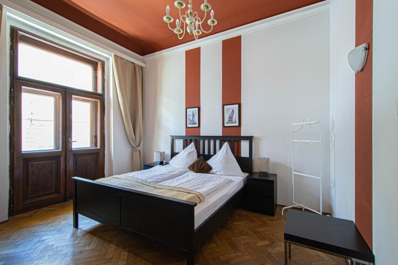 For Celebrations Spacious 3Bdr Apartment With Balcony Praga Exterior foto