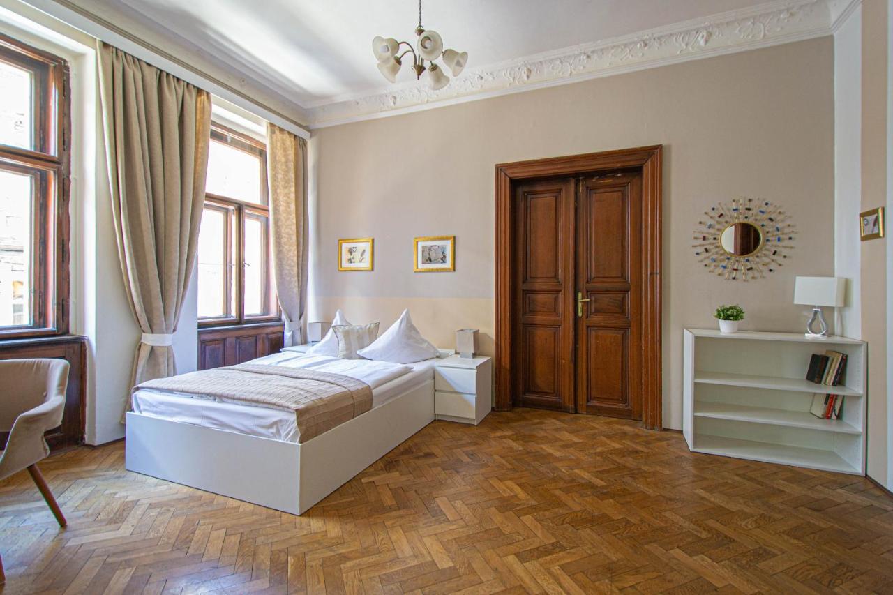 For Celebrations Spacious 3Bdr Apartment With Balcony Praga Exterior foto