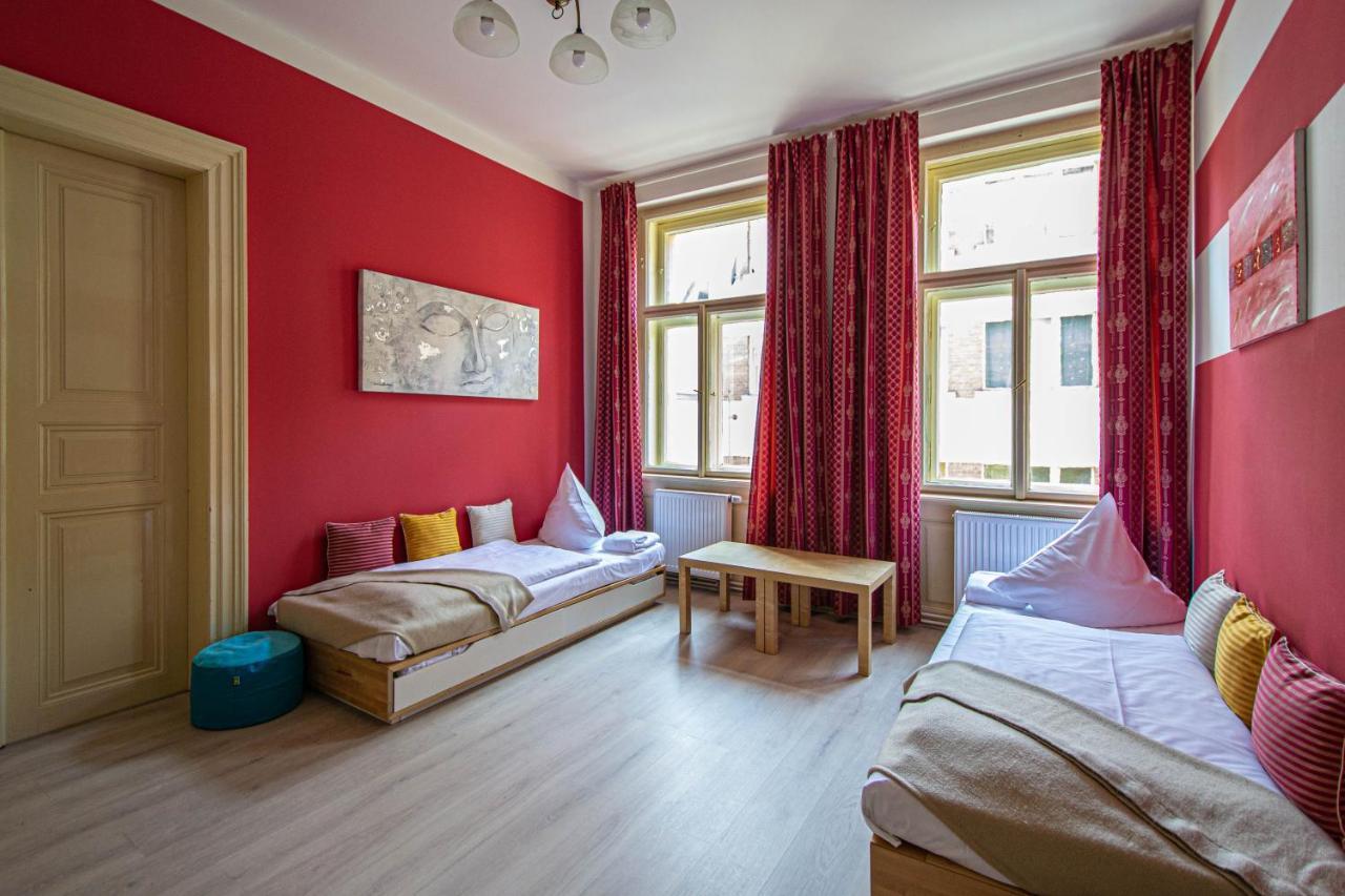For Celebrations Spacious 3Bdr Apartment With Balcony Praga Exterior foto