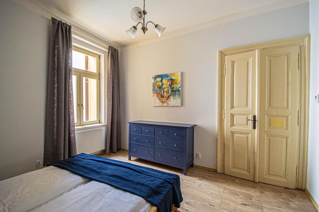 For Celebrations Spacious 3Bdr Apartment With Balcony Praga Exterior foto